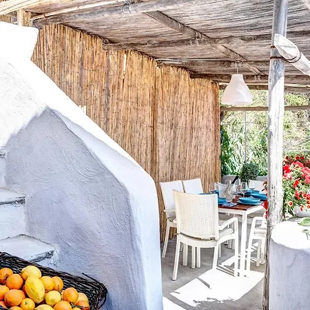 The Fisherman's By Gocce Holiday home *